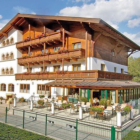 Alpines Gourmet Hotel Montanara Flachau Bagian luar foto