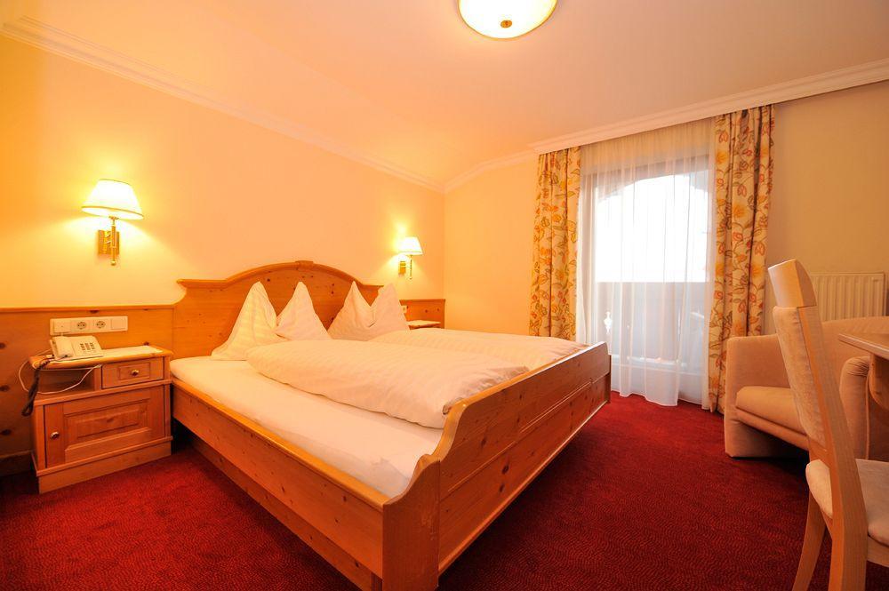 Alpines Gourmet Hotel Montanara Flachau Bagian luar foto
