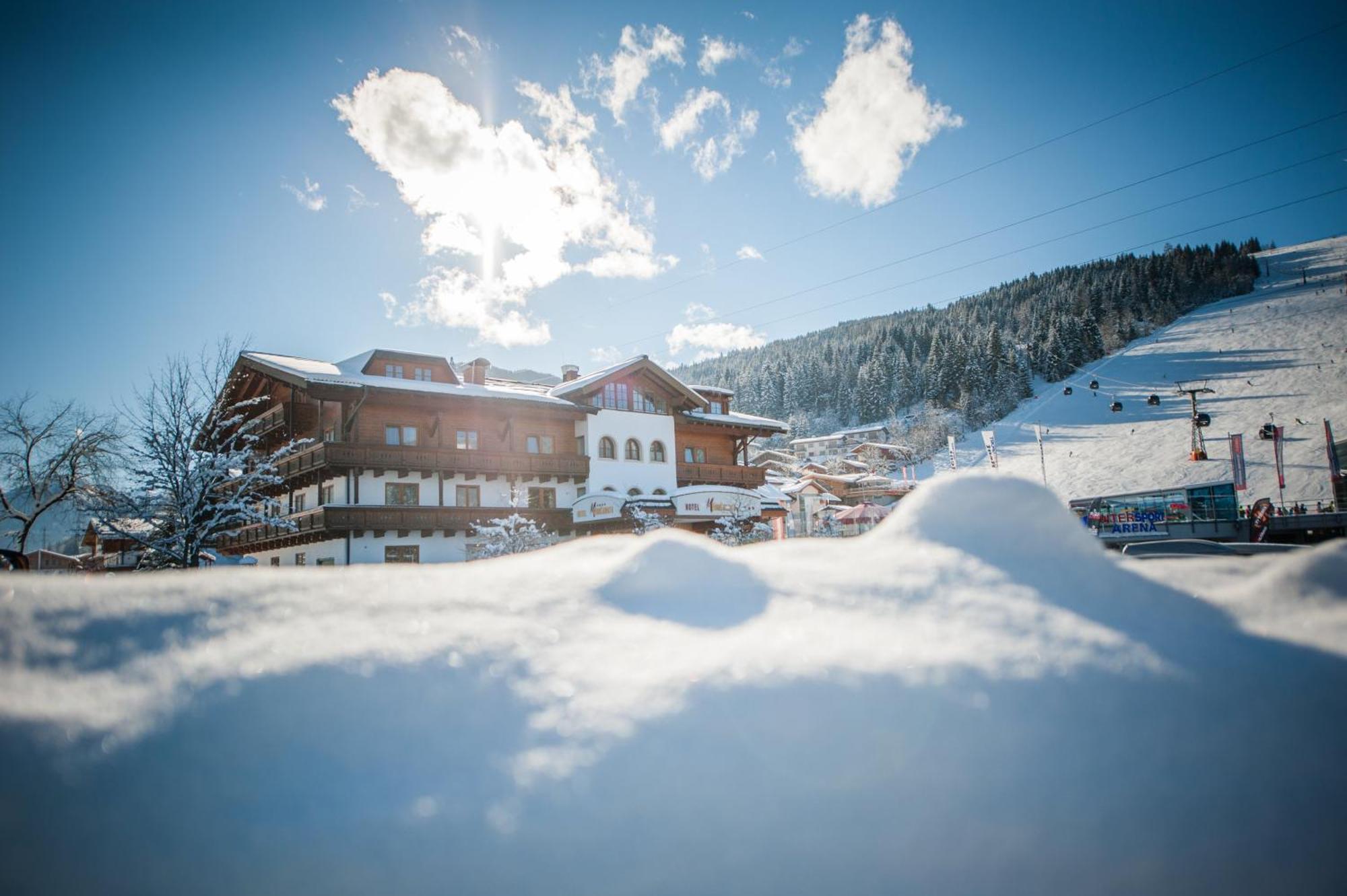 Alpines Gourmet Hotel Montanara Flachau Bagian luar foto