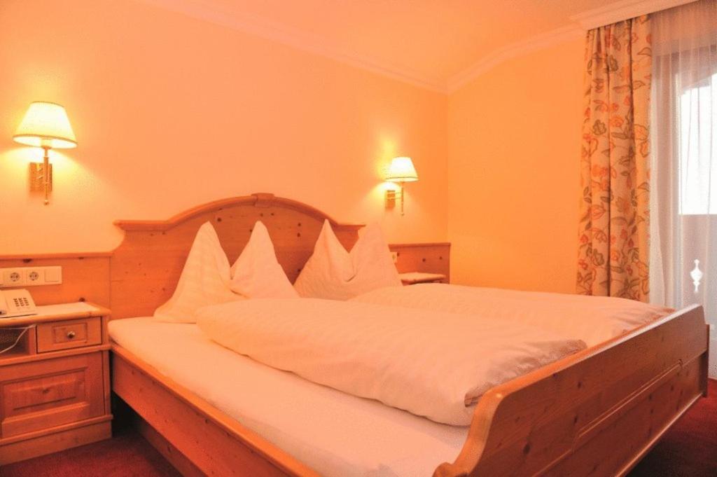 Alpines Gourmet Hotel Montanara Flachau Bagian luar foto